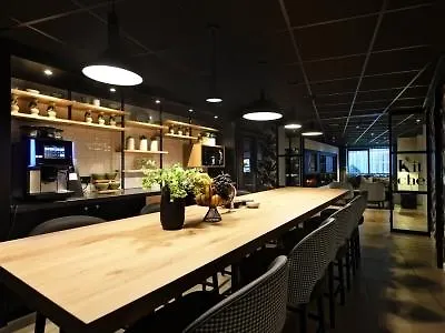 Gr8 Hotel Amsterdam Riverside 3*,  הולנד